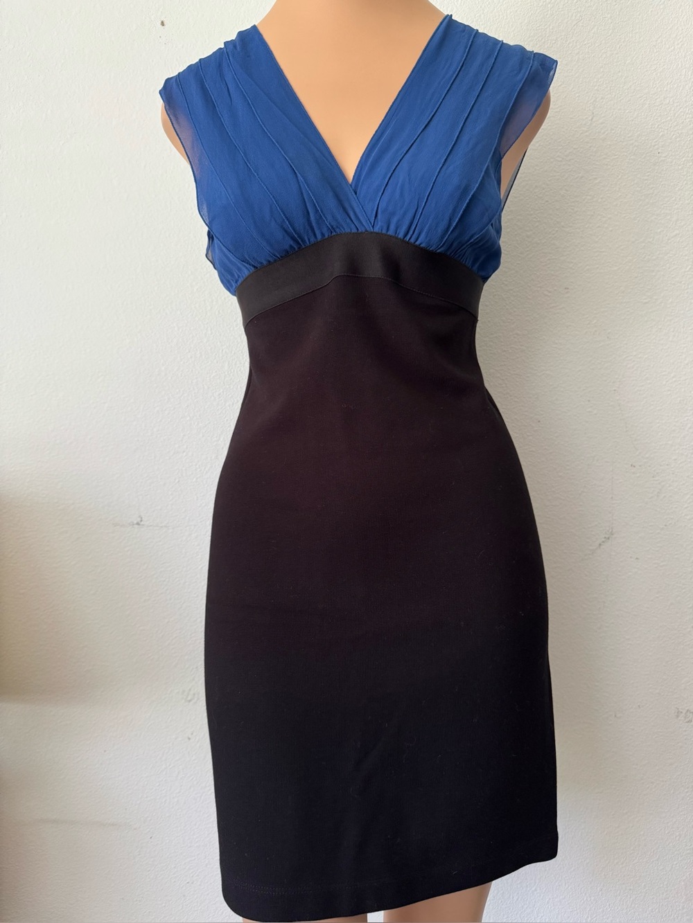 STUDIO M Royal Blue and Black V-Neck Midi Sheath Dress
